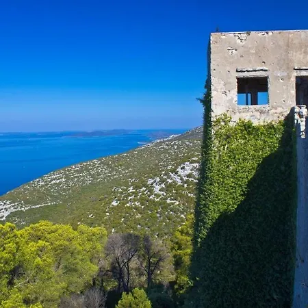 Charming And Bright Apt,walking Distance To Beach Kukljica